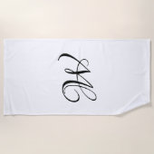Elegant zwart-wit monogram aangepast script strandlaken (Voorkant)