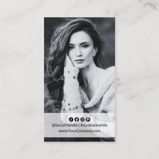 Elegant zwart-wit portret visitekaartje (Achterkant)