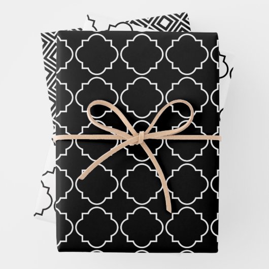 Elegant zwart-wit quatrefoliepatroon kerstmis inpakpapier vel (In situ)