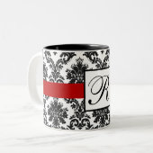 Elegant zwart wit rood damast monogram tweekleurige koffiemok (Voorkant links)