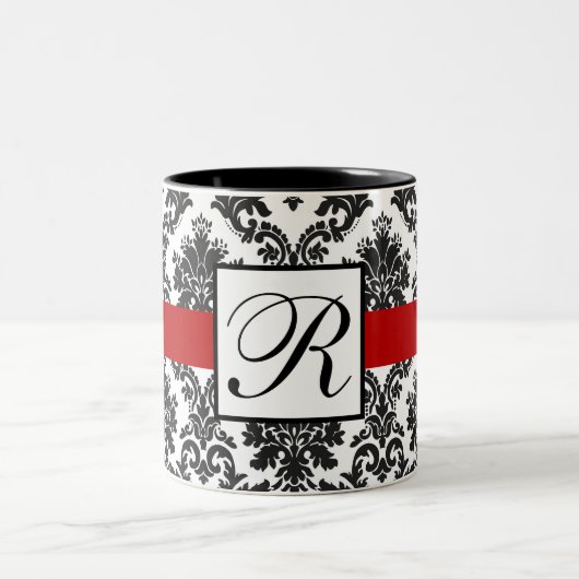 Elegant zwart wit rood damast monogram tweekleurige koffiemok (Center)