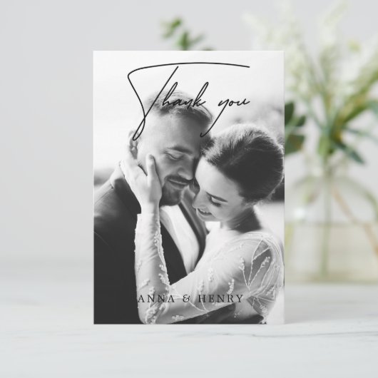 Elegant Zwart & Wit Script Foto Bruiloft Bedankkaart (Staand voorkant)
