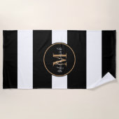 Elegant Zwart Wit Strepen Goud Monogram Naam Strandlaken (Voorkant)
