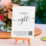 Elegant zwart witscript bruiloft QR code Kaart<br><div class="desc">Elegant zwart wit de lijstaantal van de manuscriptbruiloft,  met code QR om voor uw gasten af te tasten om hun foto's te delen,  voeg uw foto bij de rug voor een bruiloft toe houdt omwille.</div>