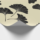 Elegant zwarte beige ginkgo bladeren cadeaupapier (Hoek)