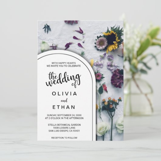 Elegant zwarte en witte floral Wedding Invitation Kaart (Staand voorkant)