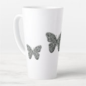 Elegant zwarte en witte vlinder latte mok (Linkerhoek)