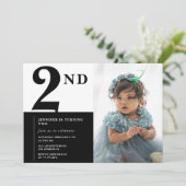 Elegante 2e verjaardag uitnodiging Meisje Chic Fot (Staand voorkant)