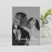 Elegante 4-foto zwart-wit script bruiloft bedankkaart (Staand voorkant)