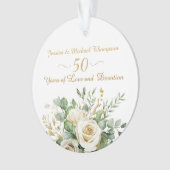 Elegante 50e Jubileum witte rozen gouden ringen Ornament (voorkant)