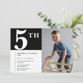 Elegante 5e verjaardag uitnodiging Black Boy Foto (Staand voorkant)