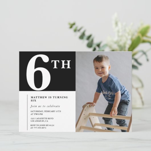 Elegante 6e verjaardag uitnodiging Black Boy Foto (Staand voorkant)