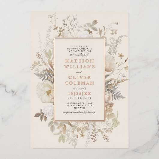 Elegante aardachtige bloemige chique crème bruilof folie uitnodiging (Voorkant)