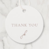 Elegante aardse neutrale script monogram bruiloft bedankjes labels (Voorkant)