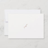 Elegante aardse neutrale script monogram bruiloft RSVP kaartje (Achterkant)