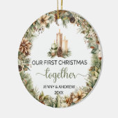 Elegante aardse tinten Onze Eerste Kerstmis Keramisch Ornament (Links)