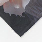 Elegante Abstracte Roze Bloem Mistige Stroom Fleece Deken (Hoek)