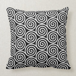 Elegante abstracte spiraal cirkels in zwart en wit kussen