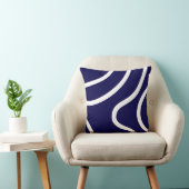 Elegante Abstracte Witte Lijnen op Donkerblauw Kussen (Stoel)