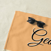 Elegante ananas Patterned Custom Name Peach Strandlaken (In situ)