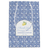 Elegante Arch Citroenen Blauwe Tegels Bruiloft Wel Medium Cadeauzakje (Voorkant)