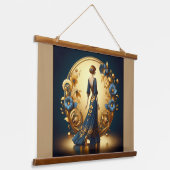 Elegante art deco vrouw in goud en blauw hangend wandkleed (Gebogen)
