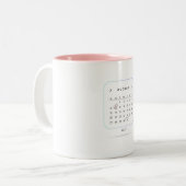 Elegante augustus 2023kalender met hartontwerp tweekleurige koffiemok (Voorkant links)