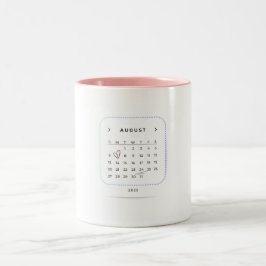 Elegante augustus 2023kalender met hartontwerp tweekleurige koffiemok
