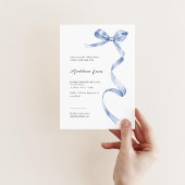 Elegante baby showers uitnodiging met blauw lint