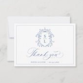 Elegante Barokke Crest Monogram Blauw Huwelijk Bedankkaart (Voorkant)