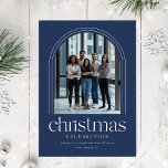 Elegante Bedrijfsboog Foto Kerstmis Briefkaart<br><div class="desc">Vier het seizoen met dit elegante Elegant Company Business Arch Photo Christmas Briefkaart. Met een strak, professioneel ontwerp met een blauwe achtergrond en een gebogen lijst voor de foto van uw team, legt deze kaart de sfeer van saamhorigheid vast. Perfect voor bedrijven die vakantiegroeten met een persoonlijk tintje willen verzenden,...</div>