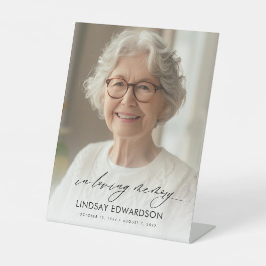 Elegante begrafenisfoto in liefdevolle herinnering reclamebord met voetstuk (Voorkant)