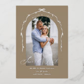 Elegante beige hand getrokken boog lint Sla de dat Folie Uitnodiging (Voorkant)