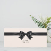 Elegante Beige Strik QR-code Cadeaubon (Staand voorkant)