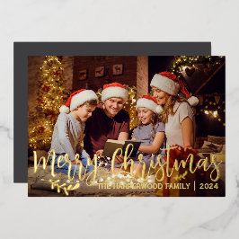 Elegante Berry laat kerstfamilie één foto achter Folie Feestdagenkaart