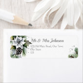 Elegante besneeuwde dennen witte poinsettia etiket (Insitu)