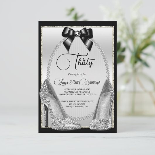 Elegante Black, Silver Gem Bow & Stilettos Verjaar Kaart (Staand voorkant)