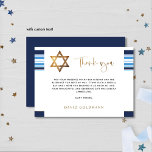 Elegante Blauw en Goud Tallit Bar Mitswa Bedankkaart<br><div class="desc">Show uw dankbaarheid in stijl met deze verfijnde Bar Mitswa bedankkaart, met een tijdloos ontwerp geïnspireerd op de heilige traditie van de tallit. Het elegante tallitmotief, gecombineerd met een prachtig vormgegeven Davidster, zet de toon voor een oprechte boodschap. De kaart is versierd met een faux gold folie "Thank You" in...</div>