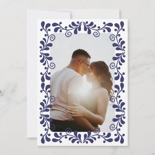 Elegante Blauw Wit Mexicaanse Fiesta Talavera Foto Save The Date (Achterkant)