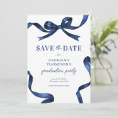 Elegante Blauwe Aquarel Strik Afstuderen Save The Date (Staand voorkant)
