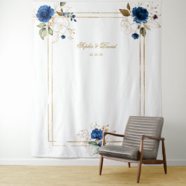 Elegante Blauwe Bloem Gouden Bruiloft Foto Booth Wandkleed
