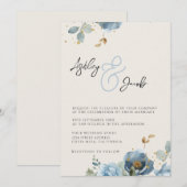 Elegante Blauwe Bloemen Ampersand bruiloft uitnodi Kaart (Voorkant / Achterkant)