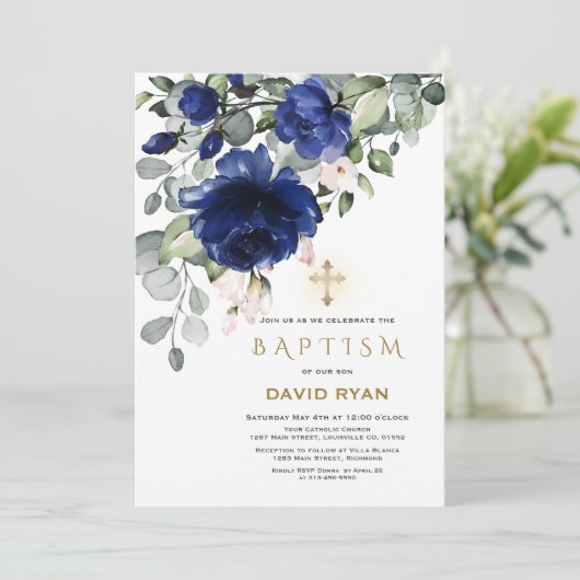 Elegante Blauwe Bloemen Gouden Kruis Jongens Doop Kaart (Staand voorkant)