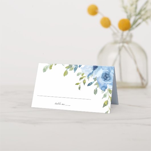 Elegante Blauwe Bloemen Greenery Wedding Gevouwen Plaatskaartje (Voorkant)