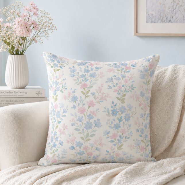 Elegante Blauwe Bloemen Kussen (elegant girly grandmillennial pale blue blush pink floral pattern throw pillow)