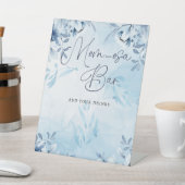 Elegante Blauwe Bloemen Momosa Bar Baby Shower Reclamebord Met Voetstuk (Insitu)