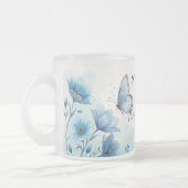 Elegante Blauwe Bloemen & Vlinder Custom Matglas Koffiemok (Links)