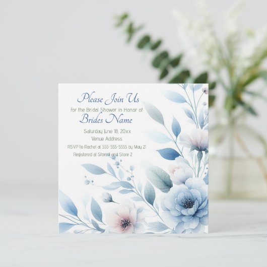 Elegante Blauwe Bloemige Bruidsdouche Kaart (Staand voorkant)