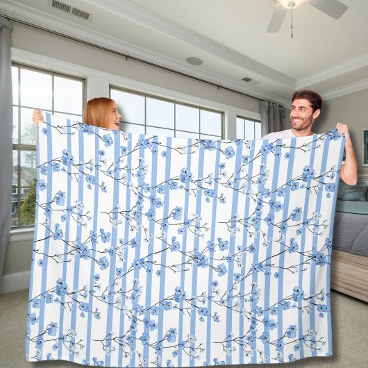 Elegante Blauwe Bloesem Gestreepte Ontwerp Fleece Deken