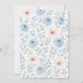 Elegante Blauwe & Blush Bloemen Huwelijksuitnodigi Kaart (Achterkant)